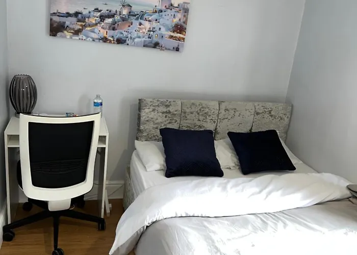 En Suite Room Near City Center